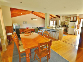 A FAMILY HOLIDAY HOME WITH PETS ALLOWED 52 Cuttriss Street